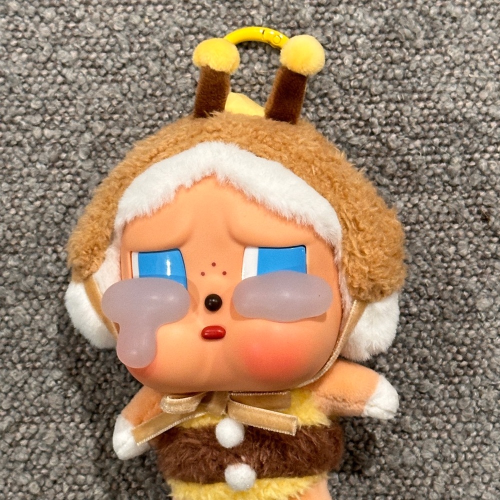 CRYBABY Crying Again Series-Vinyl Face Plush - I'LL BRING YOU A FLOWER